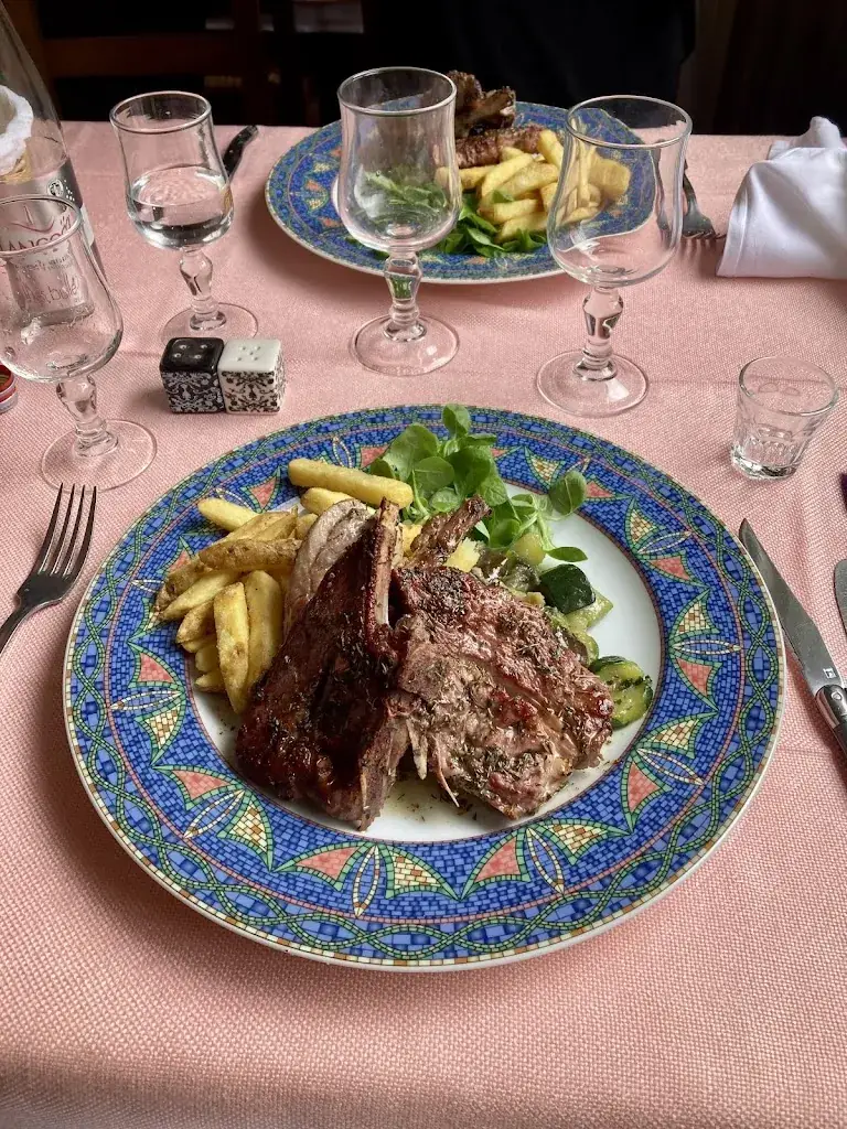 hotel restaurant les monts d'arree guerlesquin_Guerlesquin_slider_image_2