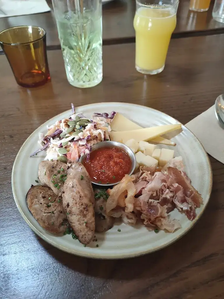 Sandy Régnier_L'Echappée_Morlaix_review