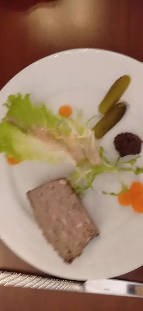 Arthur SMOLINSKI_AUBERGE DAUPHINOISE_Bonnefamille_recensione