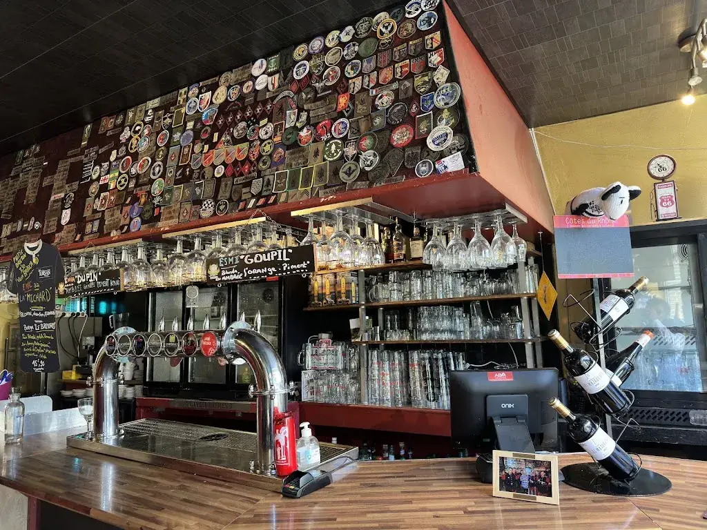 Md Mujahid Islam Peal_LE NORBY'S CAFFE_Guer_recensione