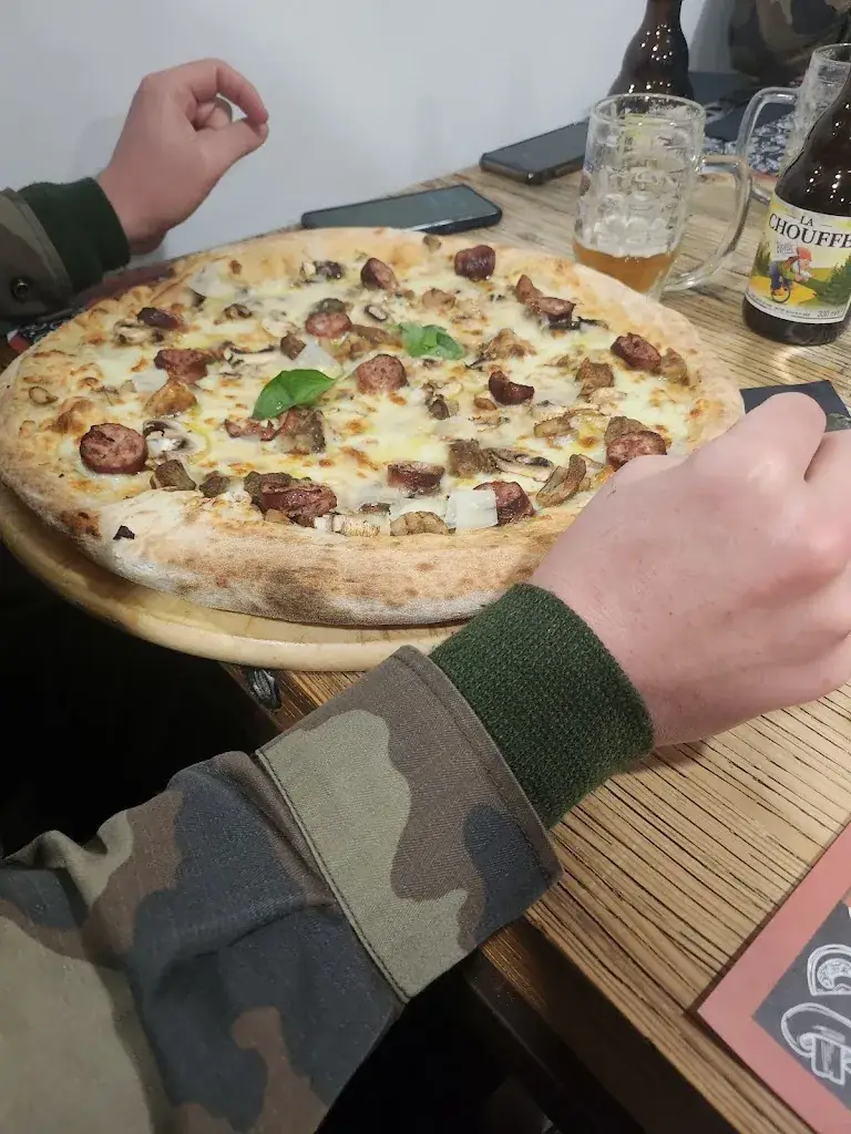 Sunny Z_Lazzaro Pizza Guer_Guer_review