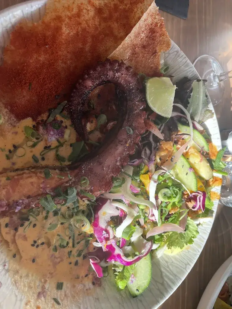 Les Volets Bleus_Fougères_slider_image_2