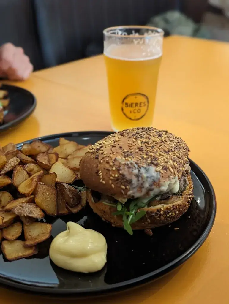 Jorge Andrade_Le Ravinala, Bar à ambiance tropicale_Fougères_review