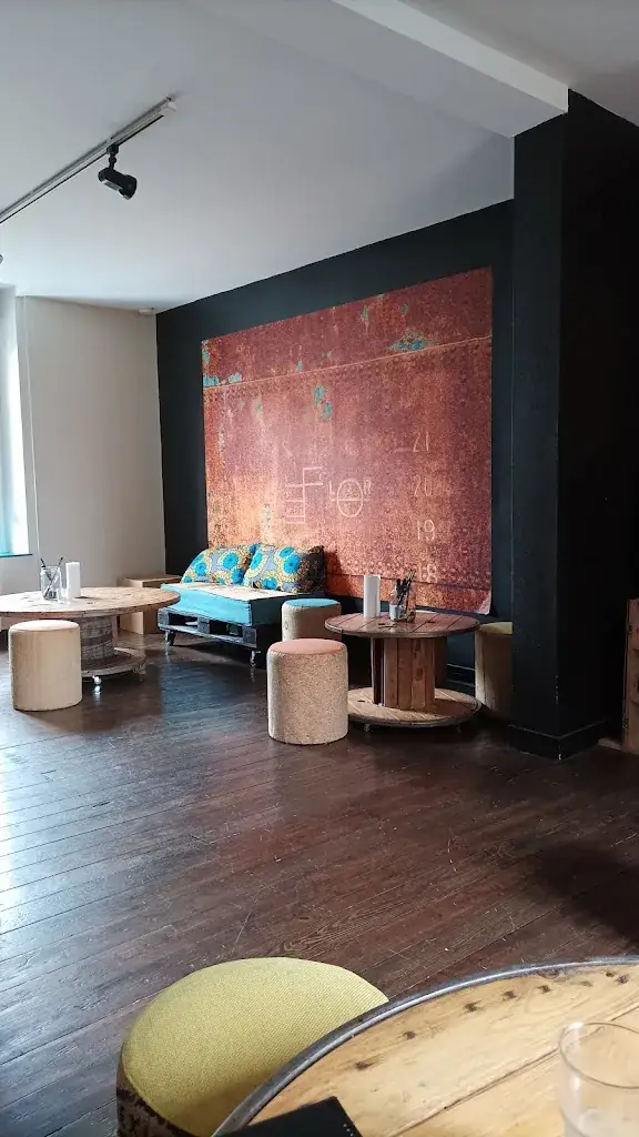 Muriel Taylor-Marty_Le Ravinala, Bar à ambiance tropicale_Fougères_review