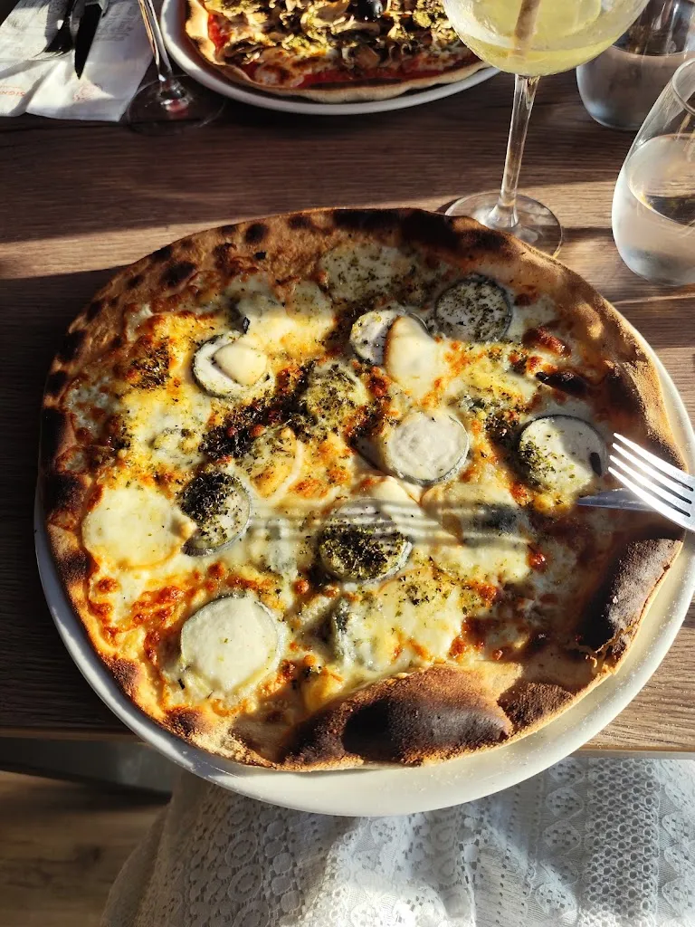 Manon Noël_Signorizza Fougères_Fougères_review