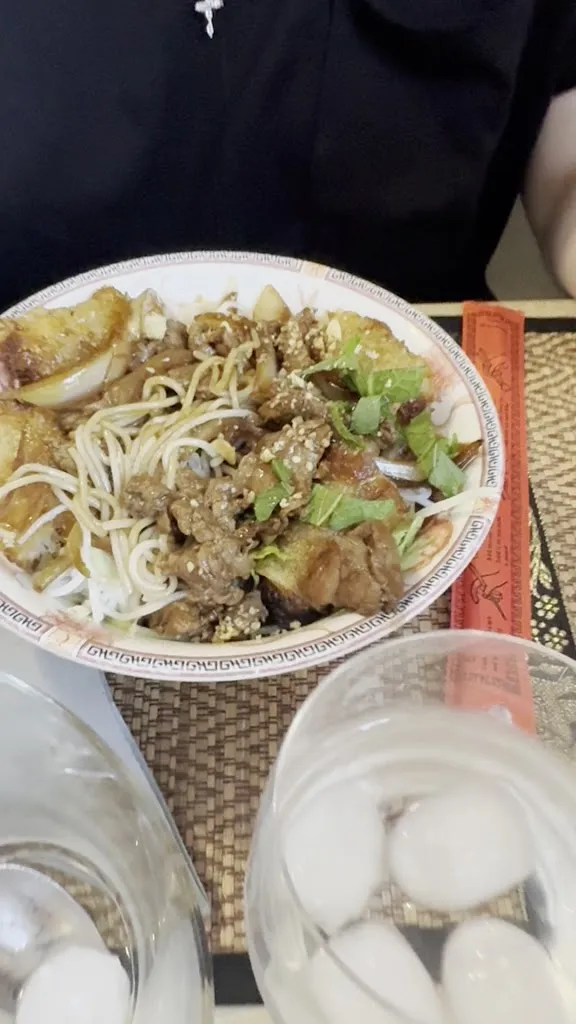 Aouki YT Ciwyw_Angkor Restaurant_Fougères_review