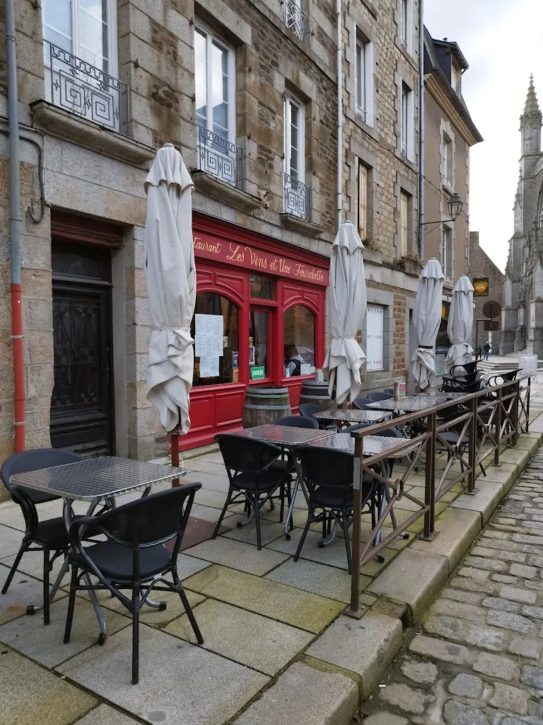 Les Vins et une fourchette restaurant in Fougères