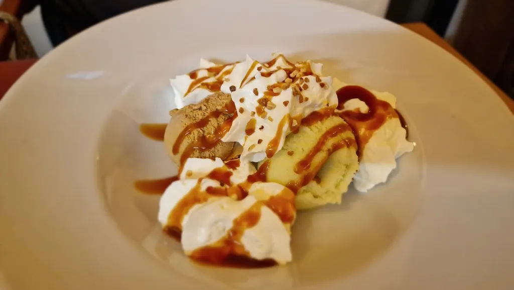 Les Vins et une fourchette_Fougères_slider_image_2