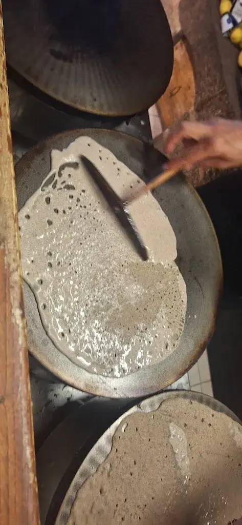 Annie_Crêperie Tivabro_Fougères_review