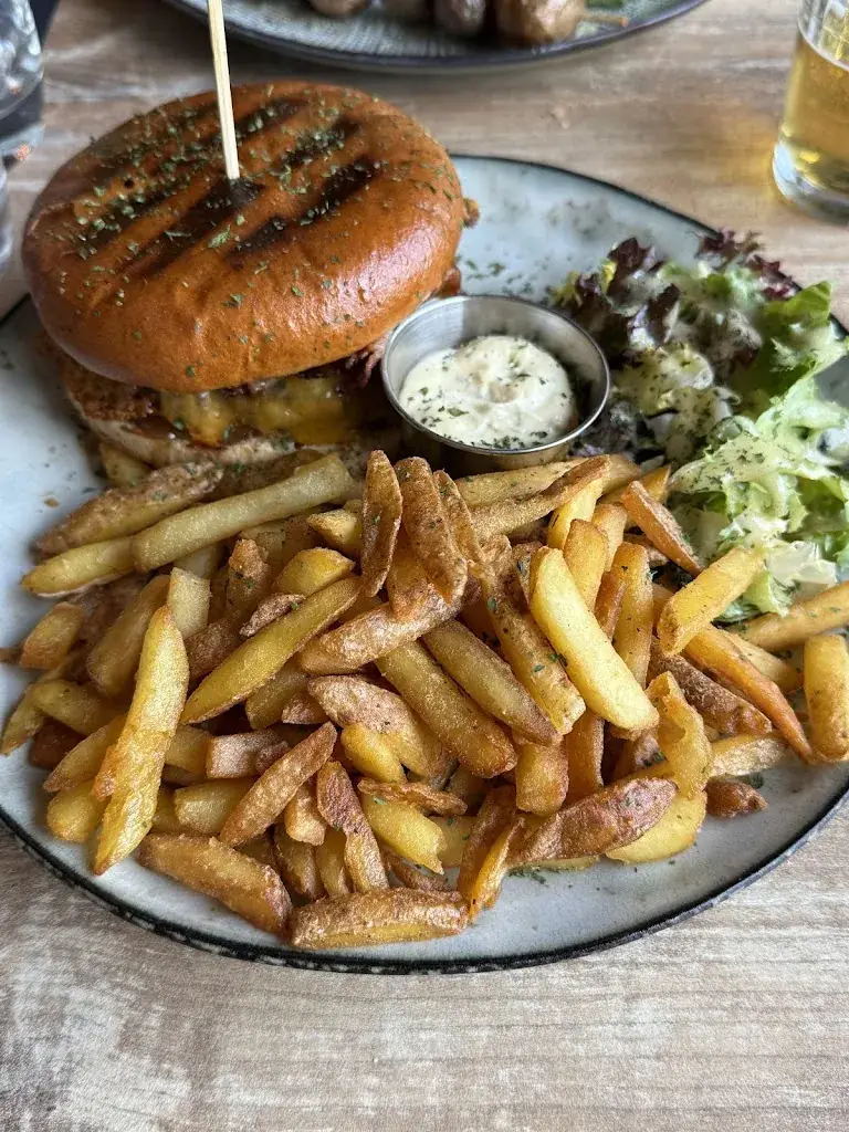 E S_La Villa Victoria_Guidel_review