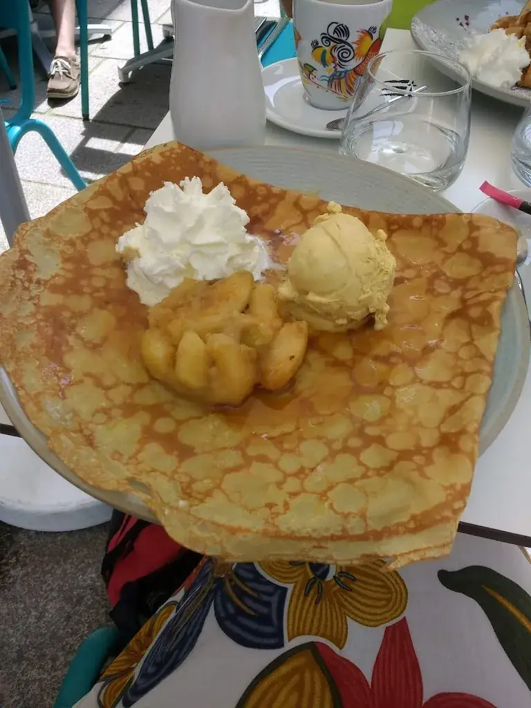 Helen Myhill_Crêperie Laïta_Guidel_review