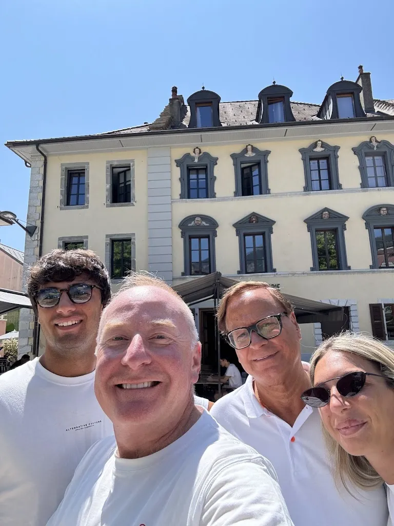 Ronald R. Roth_Brasserie Les 2 Coqs_Bonneville_review