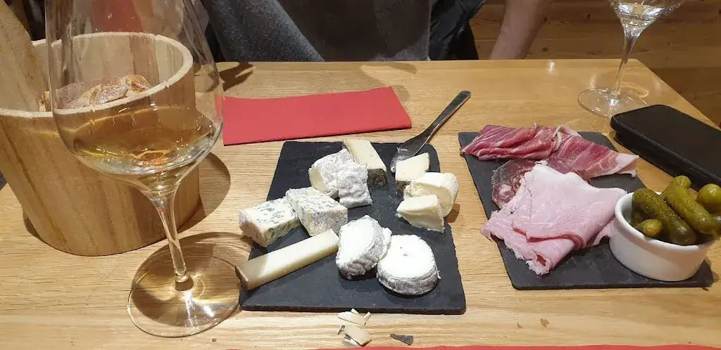 Menu_4 VIN 4_Bonneville_image_9