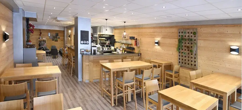 4 VIN 4_Bonneville_slider_image_3