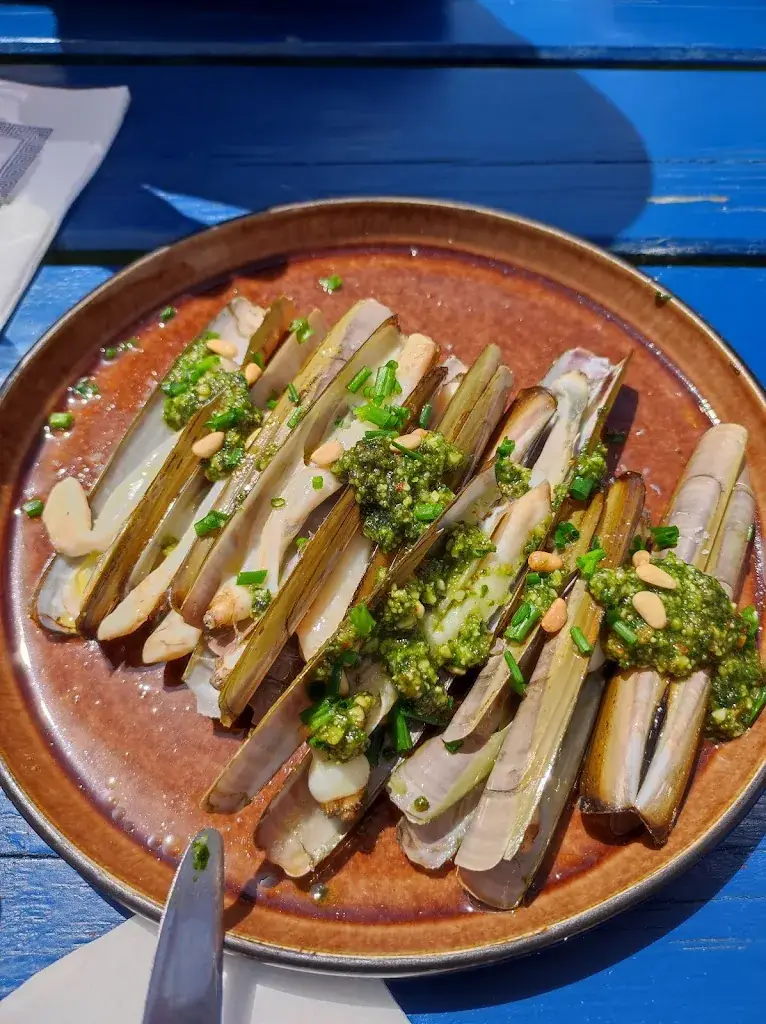 Magali Louazon_La Plage_Groix_review