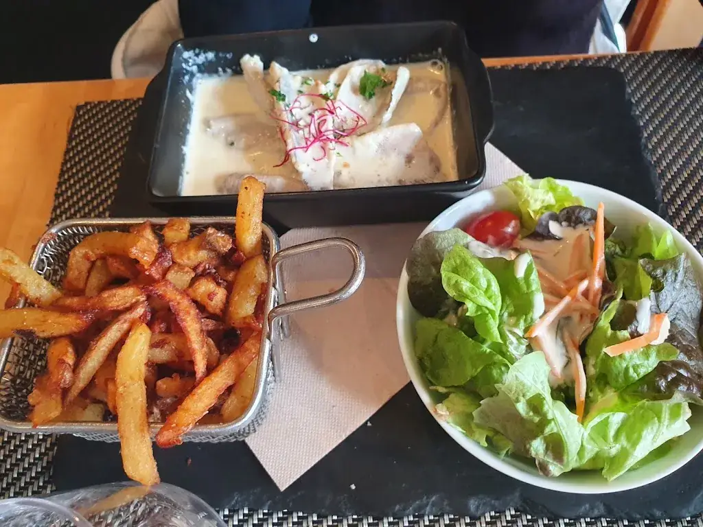 Ansiya C_La TablEnvie_Bonneville_review