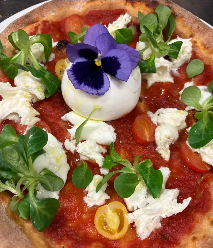 Complices & Pizza_Bonneville_slider_image_2