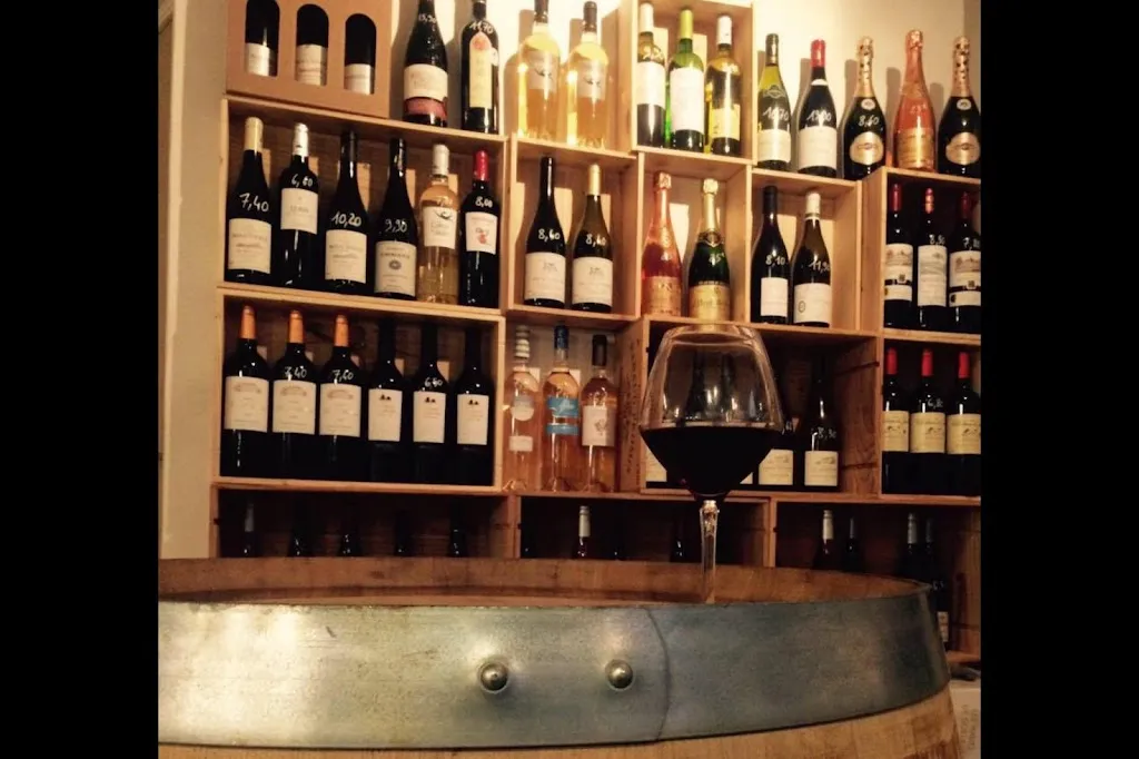 Le Petit Monsieur Guingamp restaurant in Guingamp