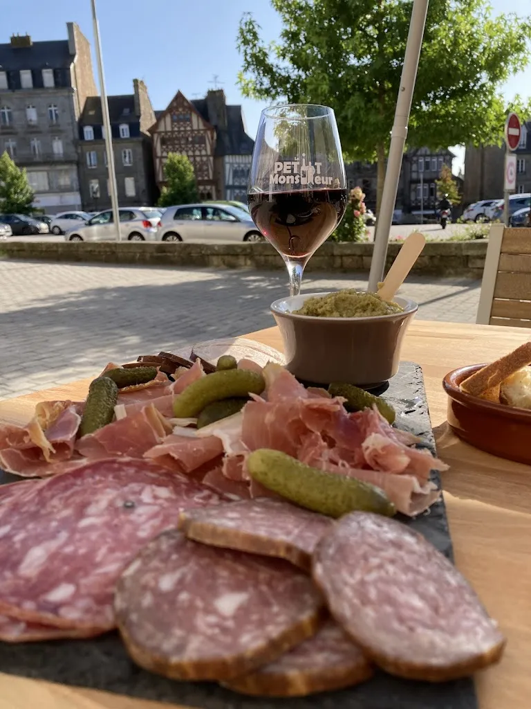 Le Petit Monsieur Guingamp_Guingamp_slider_image_2