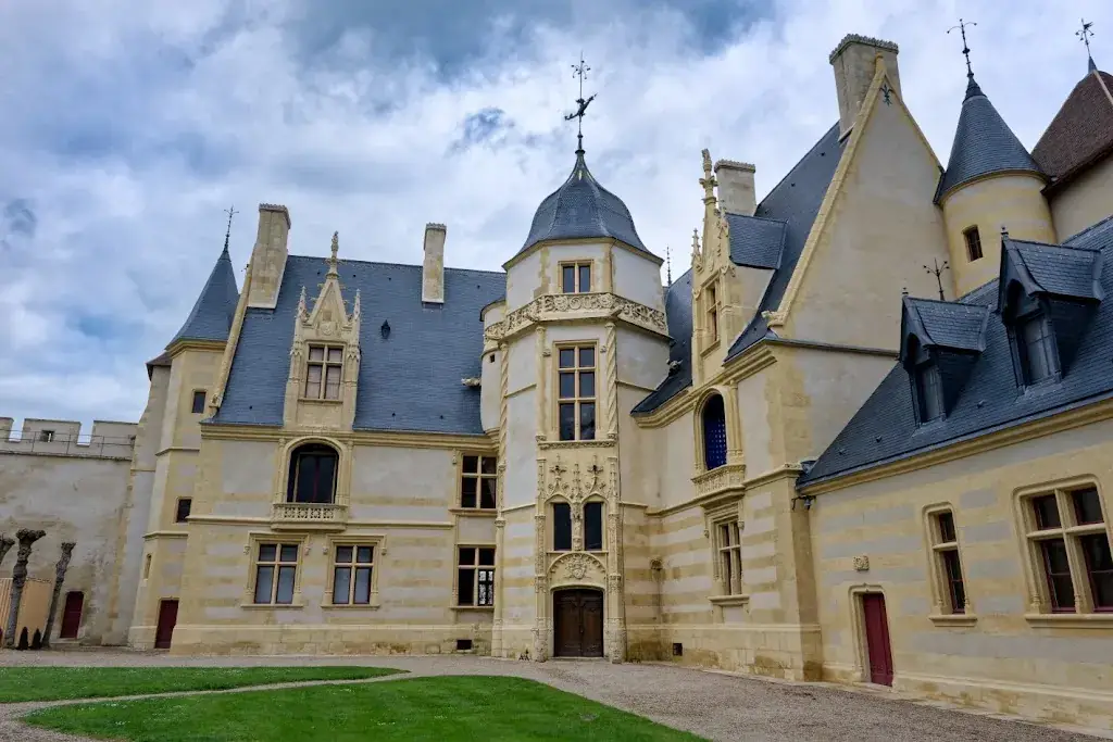 Château d'Ainay-le-Vieil_Ainay-le-Vieil_slider_image_3