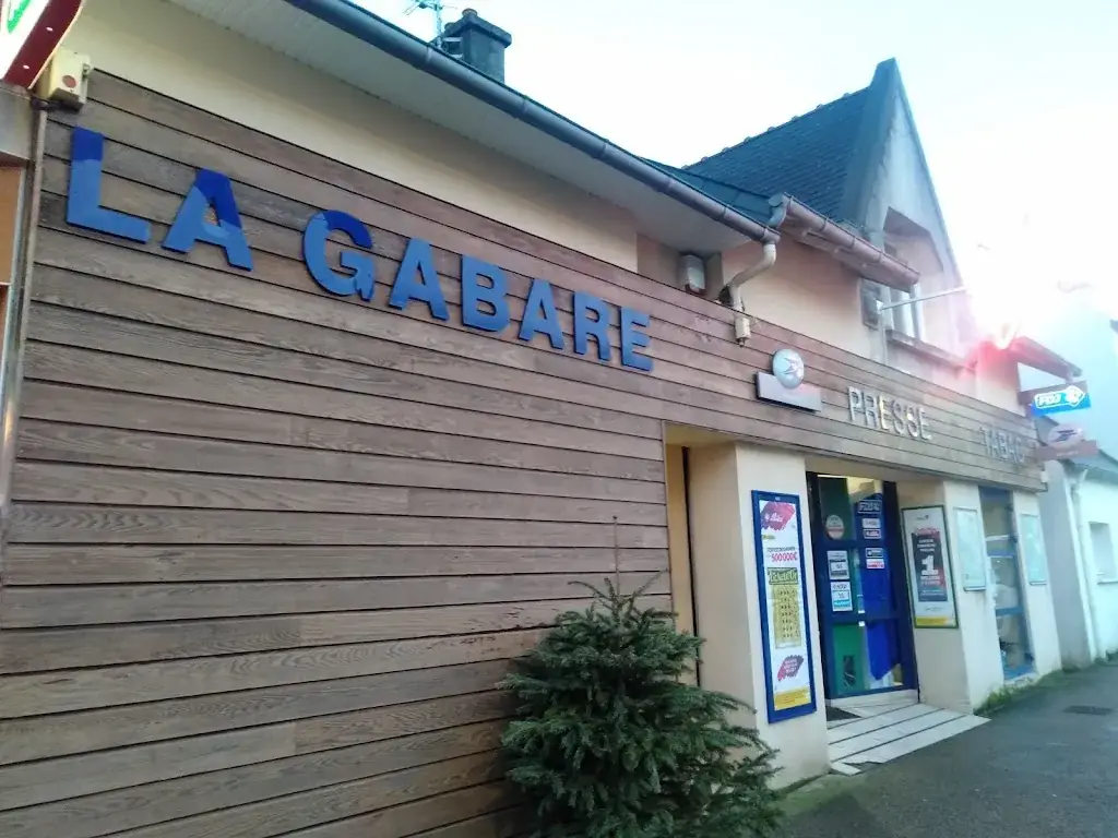 David Vincent_La Gabare_Hôpital-Camfrout_review