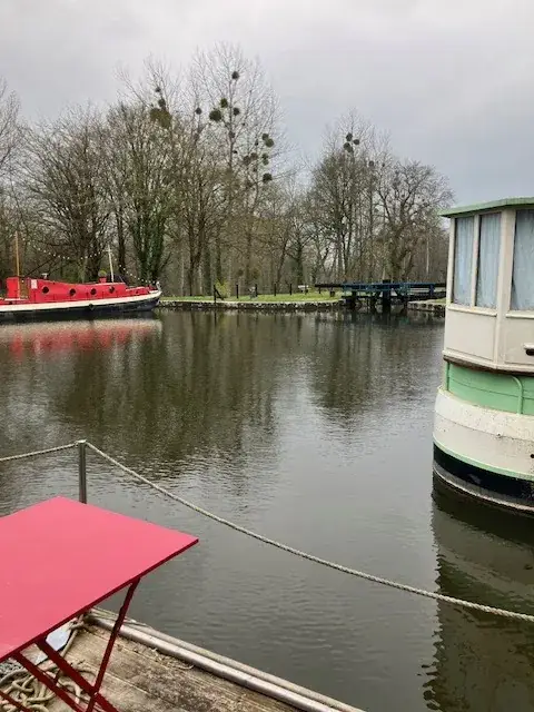 Frédérique H_ILLE FLOTTANTE_Hédé-Bazouges_review