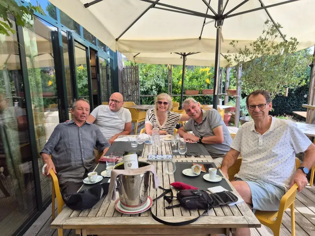 Ambiance Flipper_Restaurant Louis_Montfort-sur-Meu_review