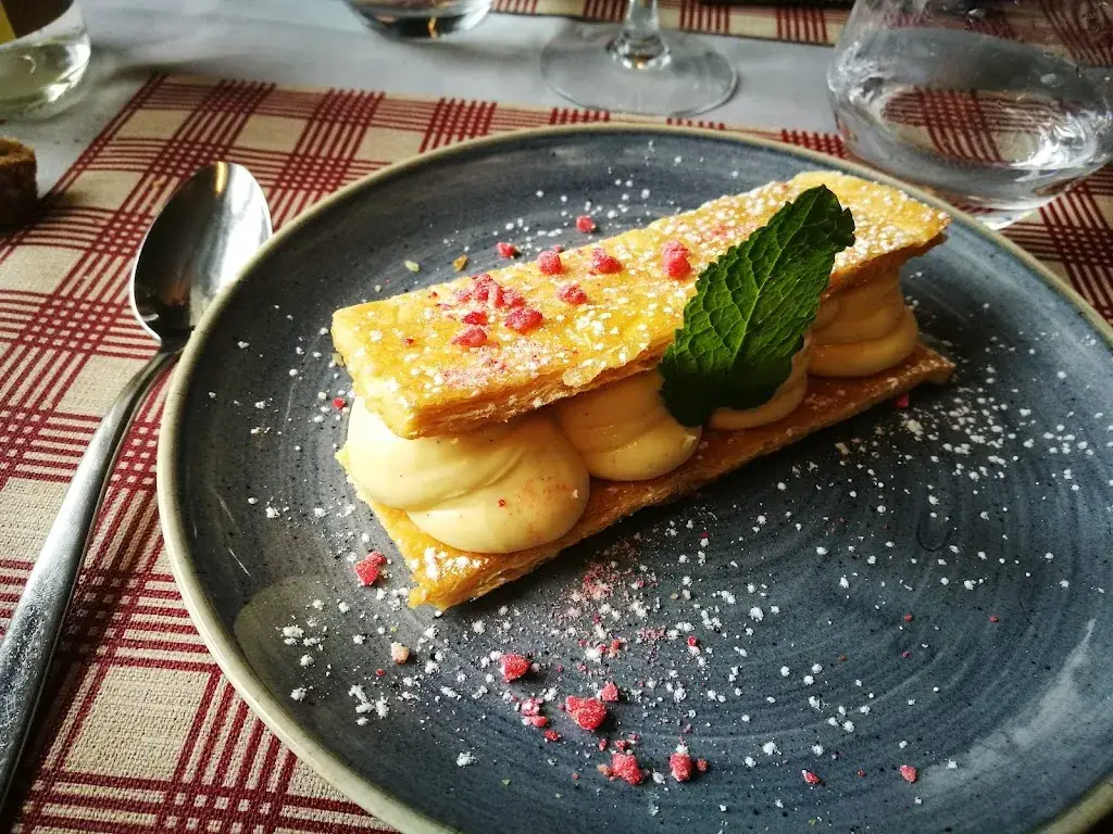 Restaurant Le Central_Boussac_slider_image_2