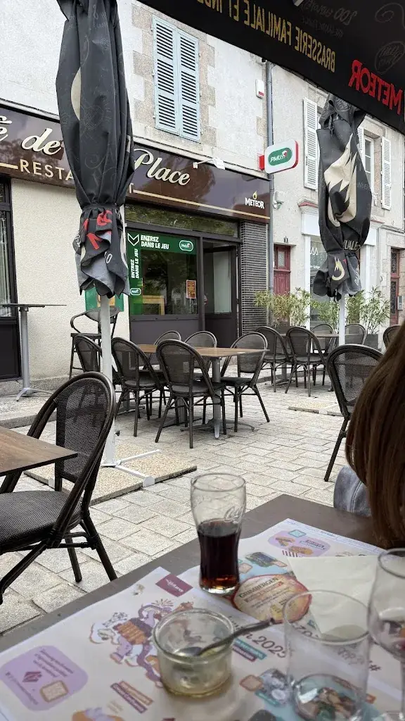 Fiona Ward_Café de la Place_Boussac_review