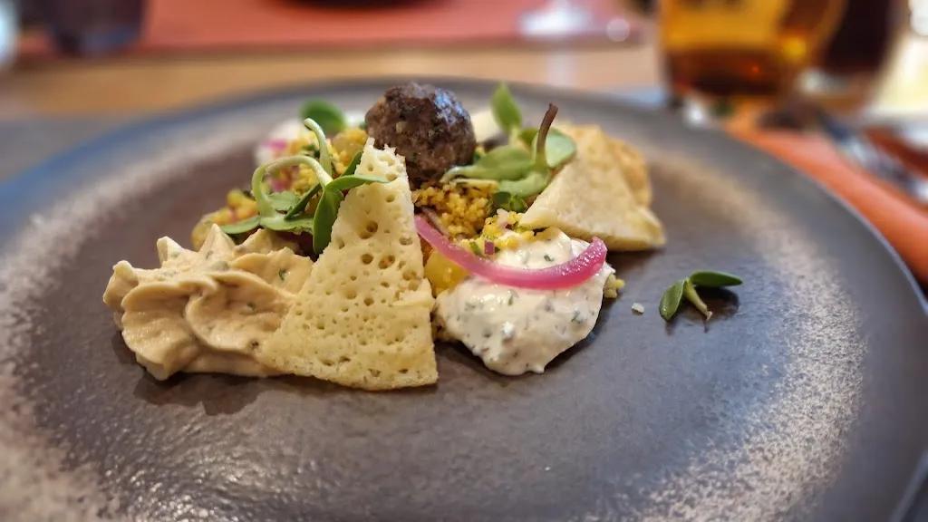 Eric T K_Les cocottes noires_Janzé_reseña