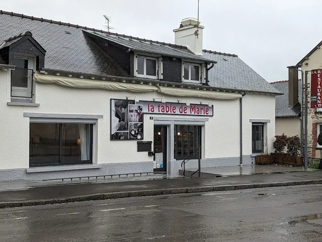 Frezel Marie_Janzé_slider_image_3