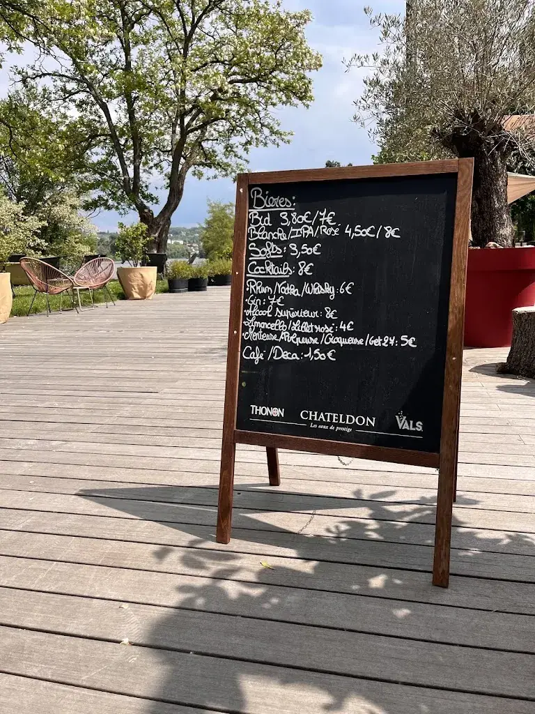 Ô'Bord De l'Eau restaurante en Bellerive-sur-Allier