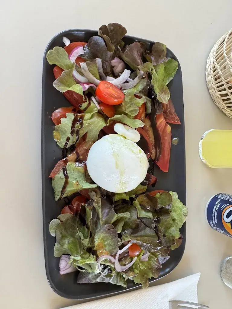 Emma Libbrecht_Ô'Bord De l'Eau_Bellerive-sur-Allier_review