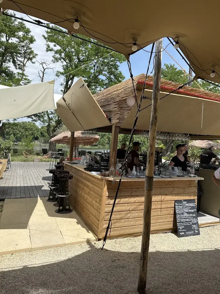 Pascal Pouyet_Ô'Bord De l'Eau_Bellerive-sur-Allier_review