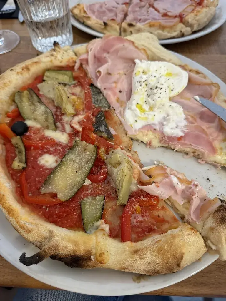 Satollo Trattoria Italiana_Chapelle-des-Fougeretz_slider_image_2