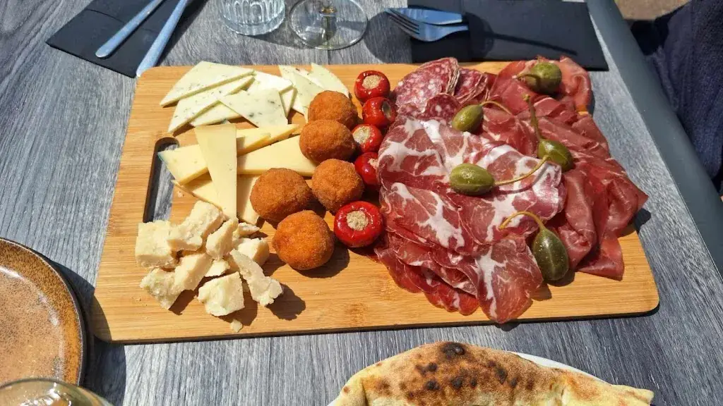 Satollo Trattoria Italiana_Chapelle-des-Fougeretz_slider_image_3