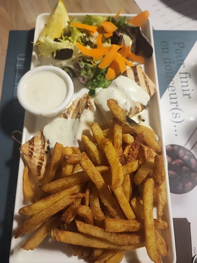 Carole Petra_L'Authentic_Ploufragan_recensione