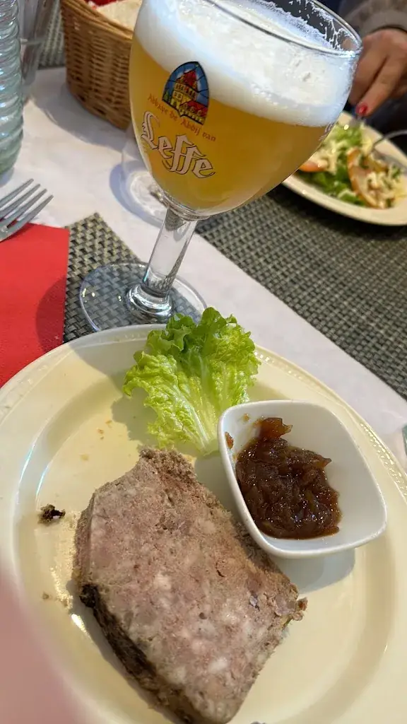 Les Burons Bar & Grill_Jugon-les-Lacs_slider_image_3