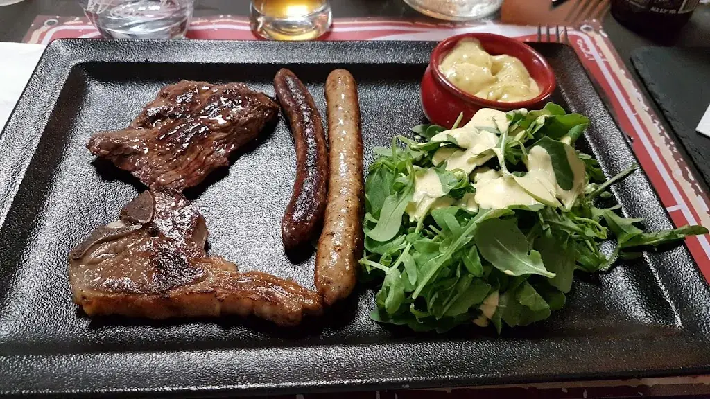 Le Donatello_Jugon-les-Lacs_slider_image_2