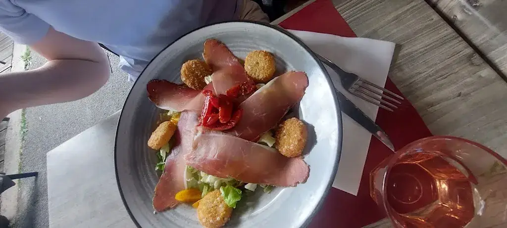 Le Donatello_Jugon-les-Lacs_slider_image_3