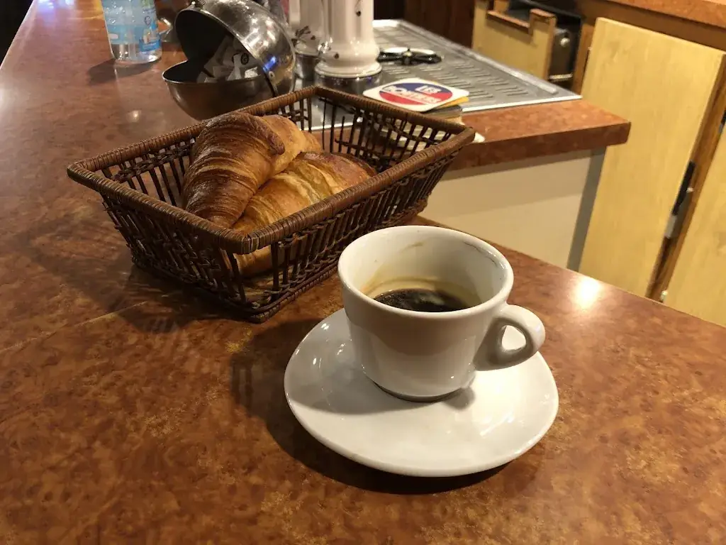 Pieter van Hofwegen (Boris Kloris)_Les Quatre Routes_Jugon-les-Lacs_review