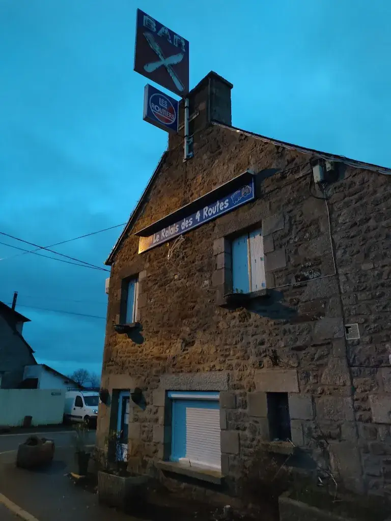 Les Quatre Routes_Jugon-les-Lacs_slider_image_1