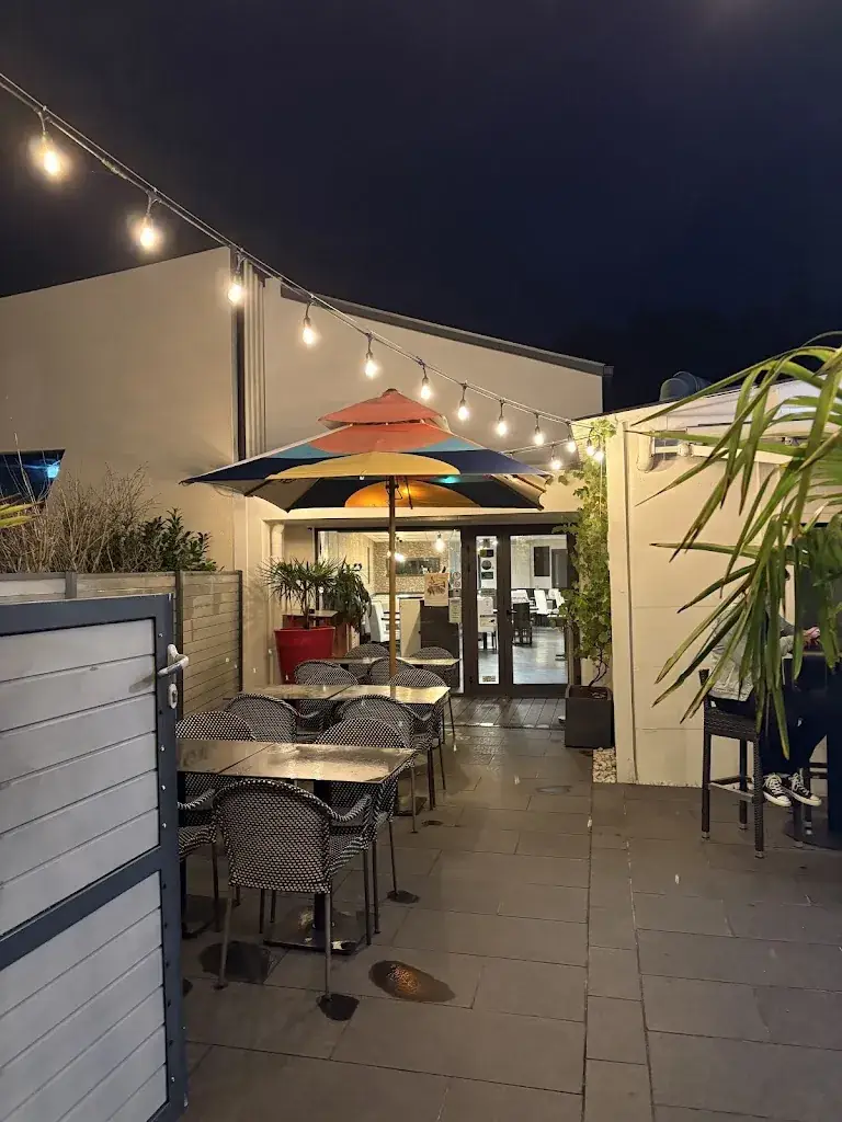 La Villa Grill/Pizzeria_Gouesnière_slider_image_2