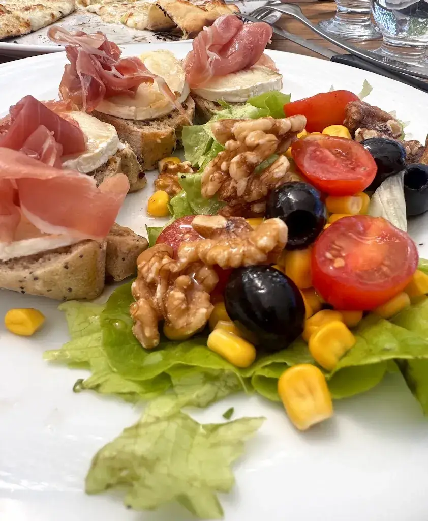 L'Aristide_Huelgoat_slider_image_3