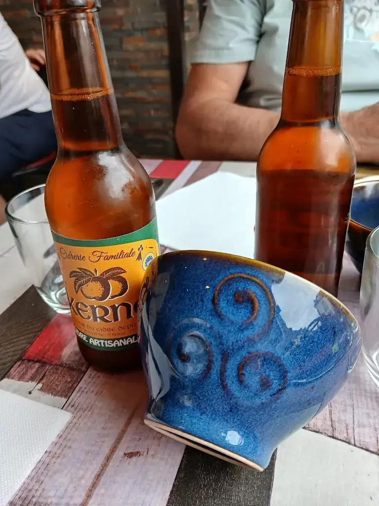 Valerie Meffray_Crêperie Degemer Mat_Huelgoat_review