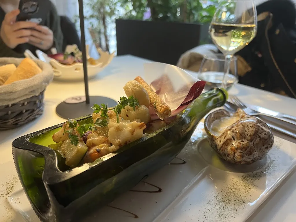 Yicheng Zhang_Le p'tit montmartre_Vichy_review