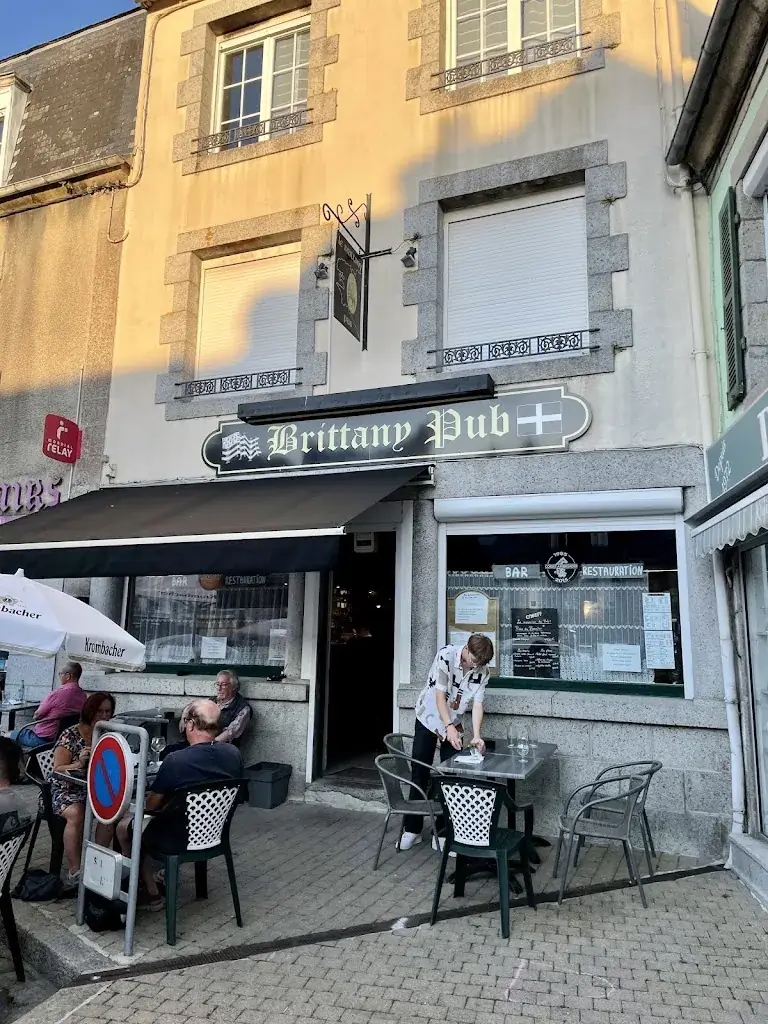 Le Brittany Pub Restaurant in Huelgoat
