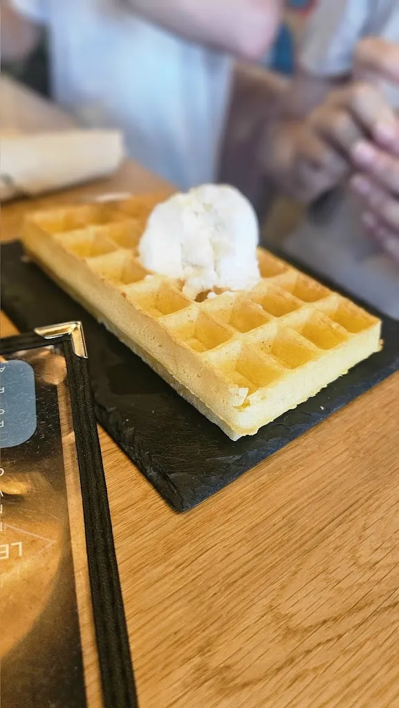 KriSchi hamburg_La Chouette Bleue bar glacier_Huelgoat_avis