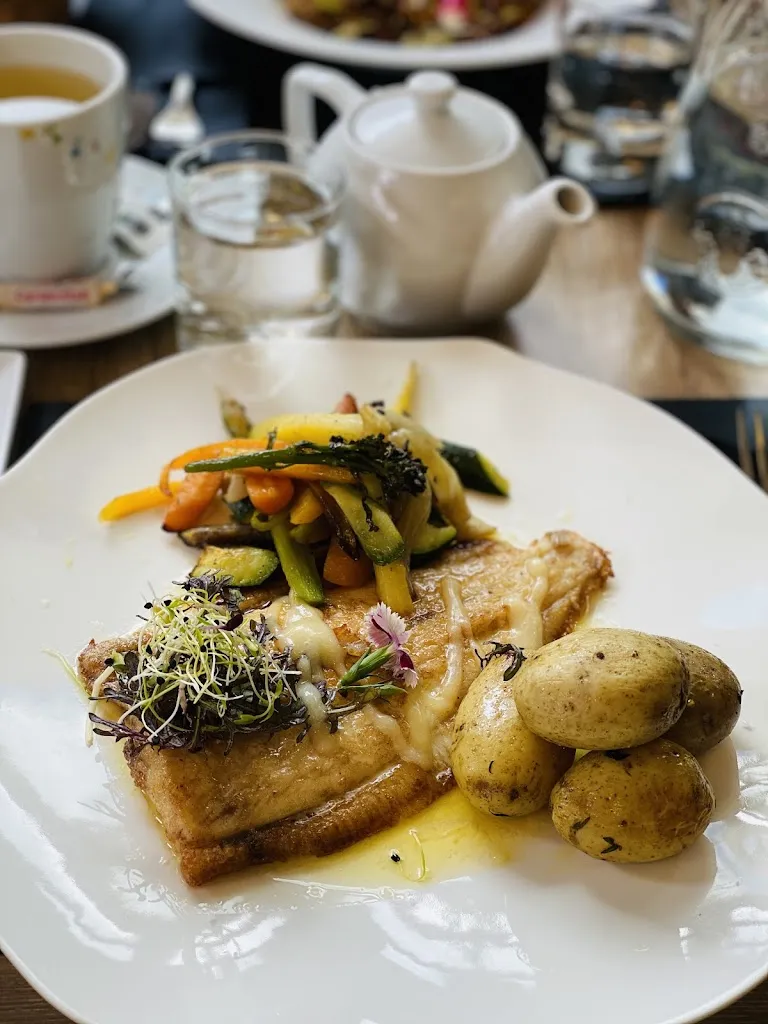 P Zhang_Restaurant Le Végétarium_Gacilly_review