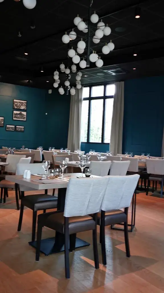 Auberge du Vieux Château_Roche-Maurice_slider_image_2